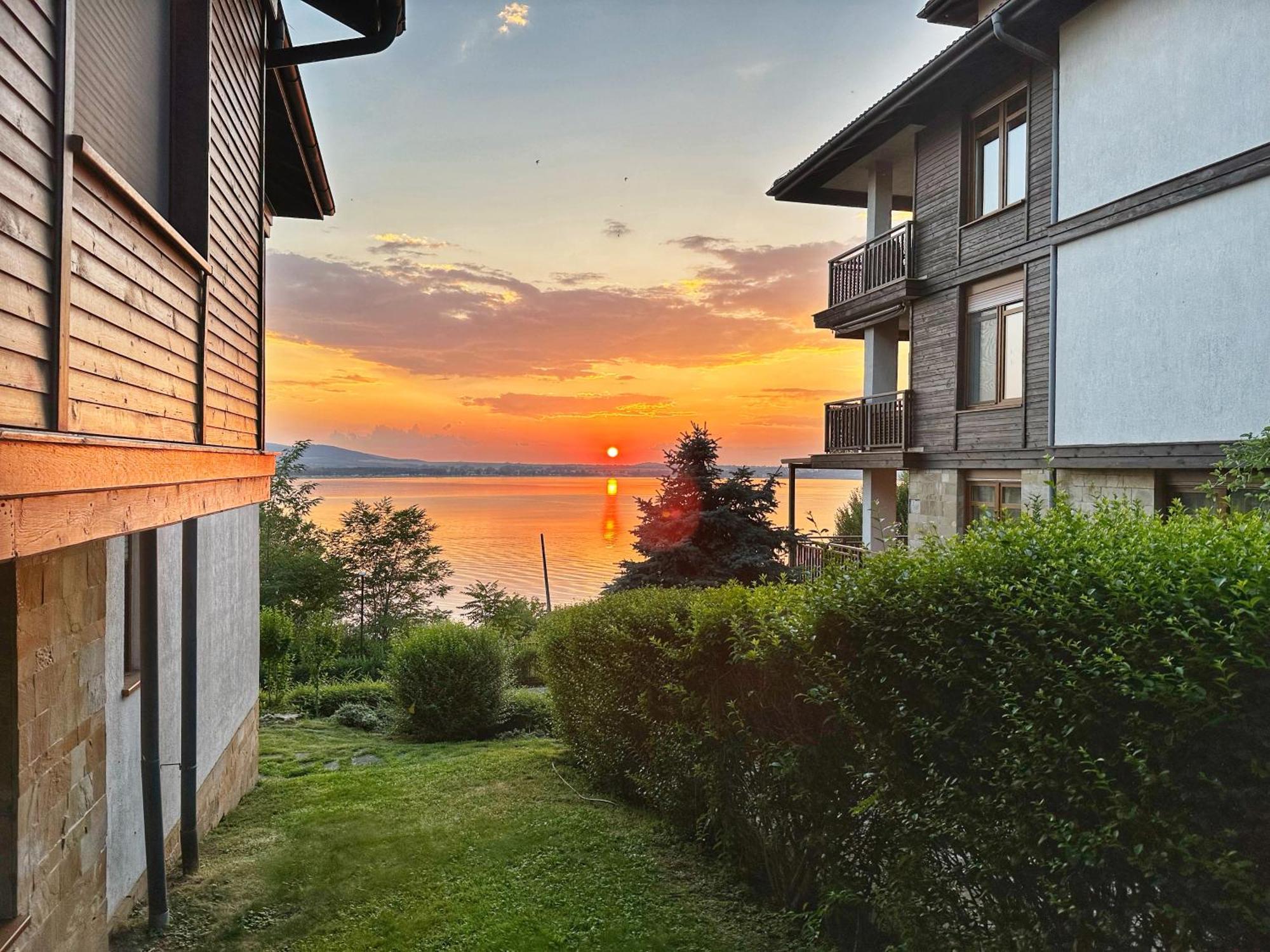 Sm Lovely Apartments On The First Line In Sozopol Exterior foto